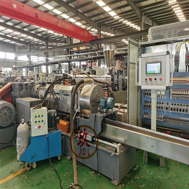 PE護(hù)套料造粒機設(shè)備_PE電纜料造粒機_水環(huán)PE改性造粒機組